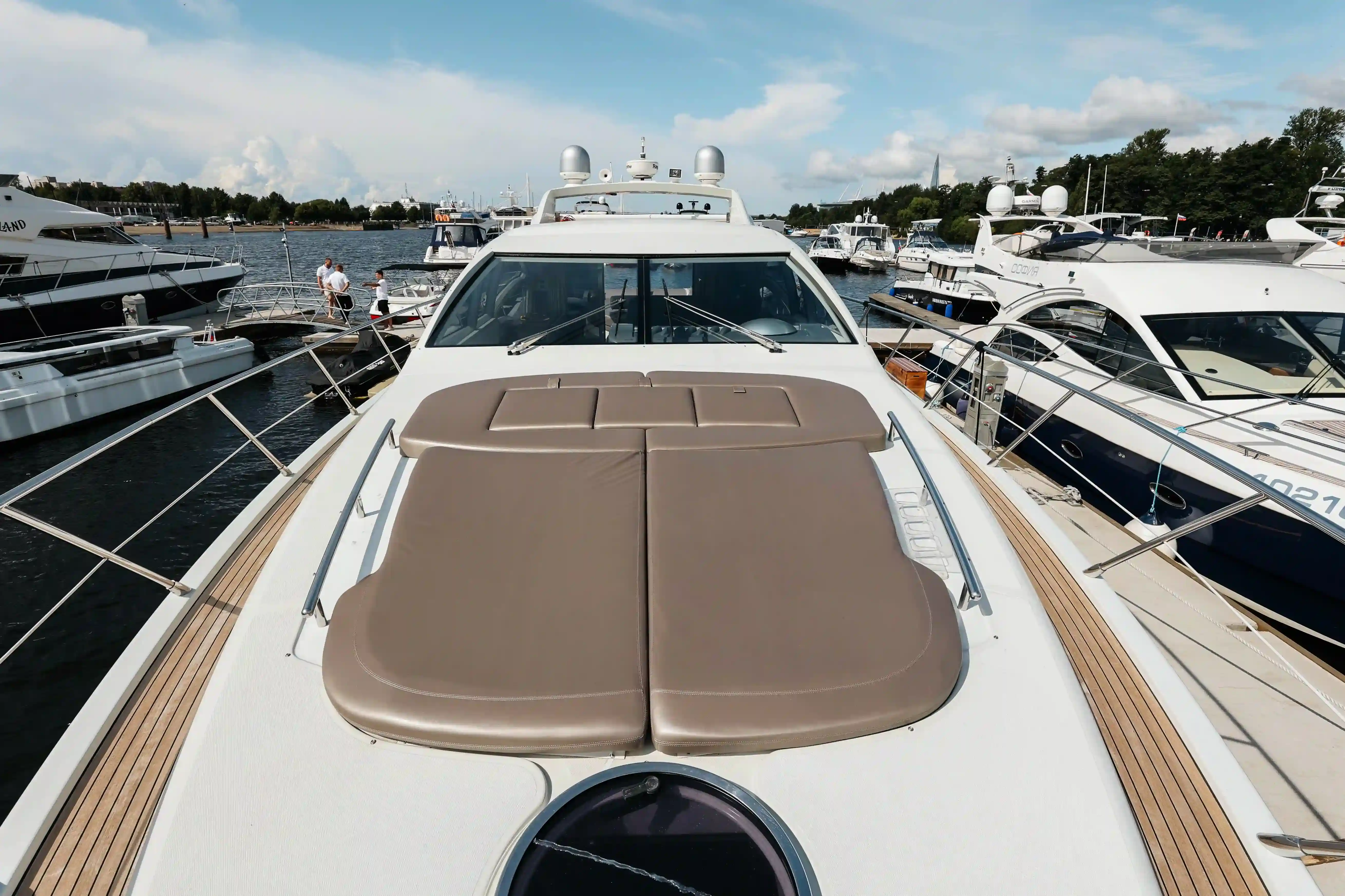 Аренда яхты AZIMUT 62 image- 6